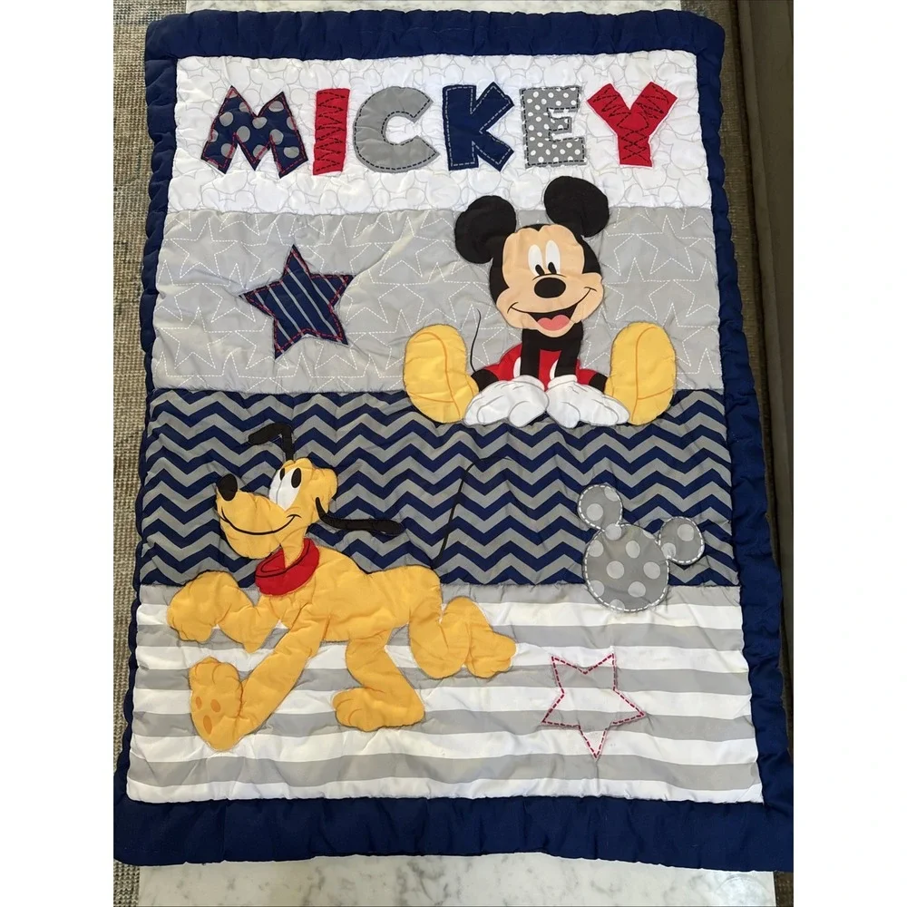 Disney Mickey Mouse Toddler Boy Crib / Toddler Bed Comforter